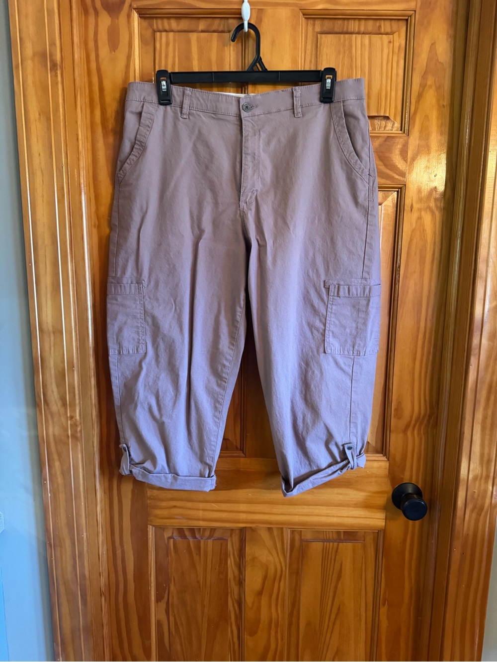Women's Gloria Vanderbilt Cargo Capris in Mauve- Lightweight Summer Pants